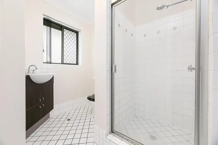 Fifth view of Homely apartment listing, 4/83 Linton Street, Kangaroo Point QLD 4169