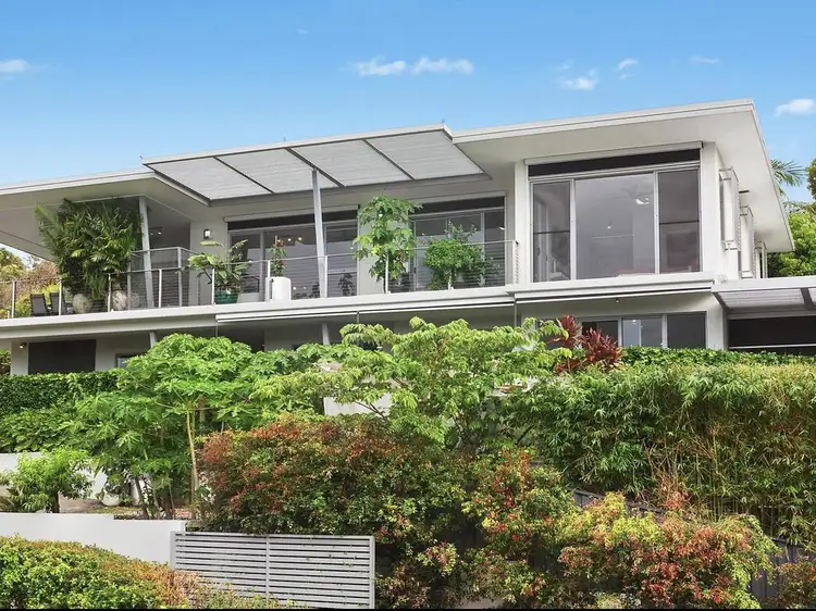 2/15 Wollumbin Street