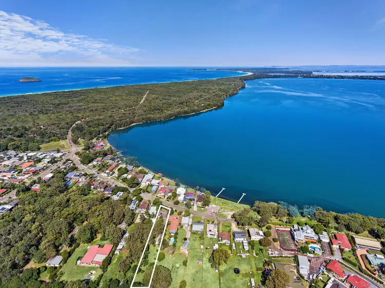 29 Greenacre Avenue, Lake Munmorah NSW 2259