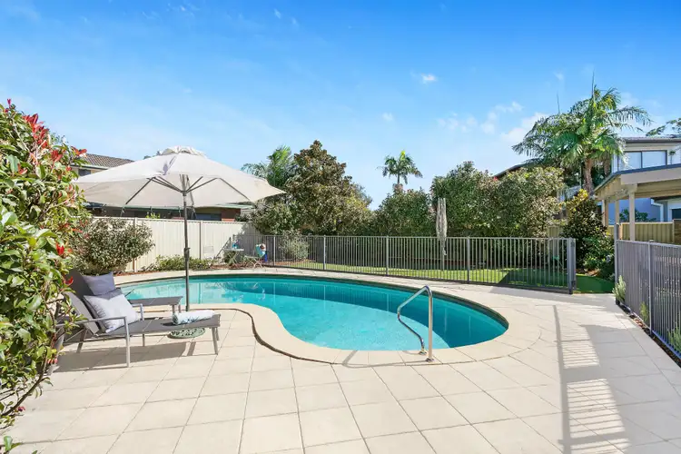 10 Hinemoa Avenue, Killarney Vale NSW 2261