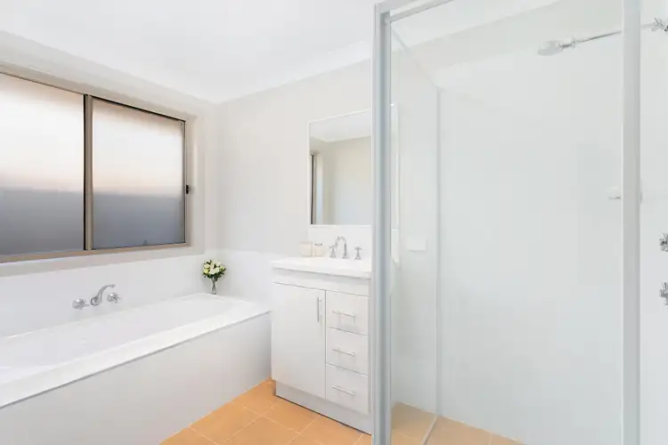 Sixth view of Homely house listing, 8 Oakmont Place, Woongarrah NSW 2259