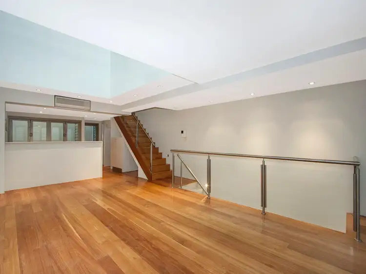 1C Little Queen Street