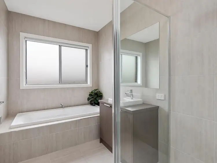 Seventh view of Homely house listing, 5 Doherty Close, Mount Clear VIC 3350