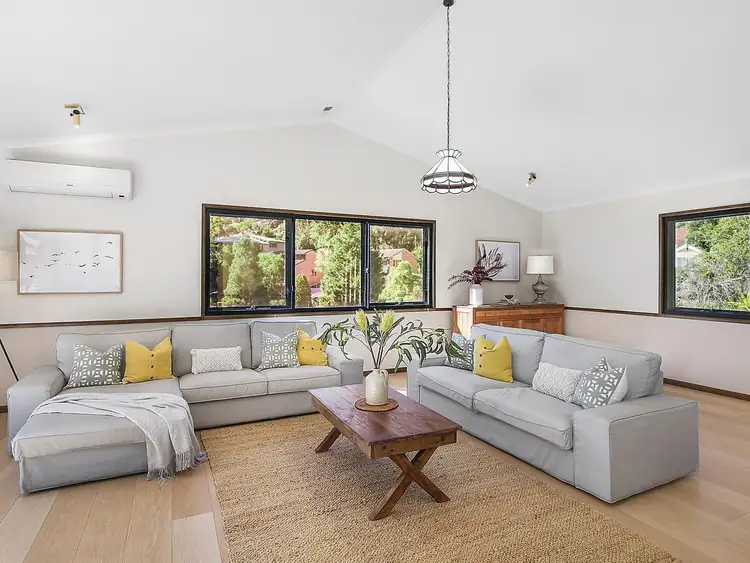1 Tanglewood Way, Hornsby Heights NSW 2077
