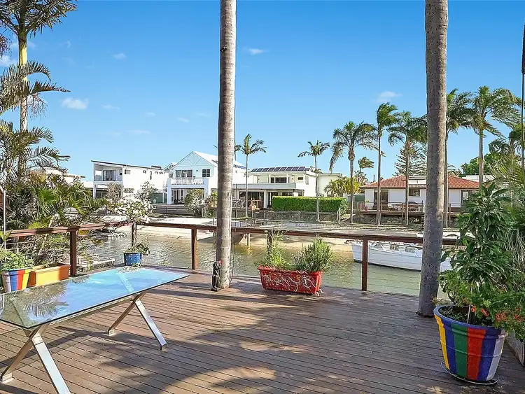 6 Palmetto Court, Broadbeach Waters QLD 4218
