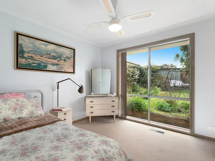 Seventh view of Homely house listing, 22 Azarow Circuit, Croydon South VIC 3136