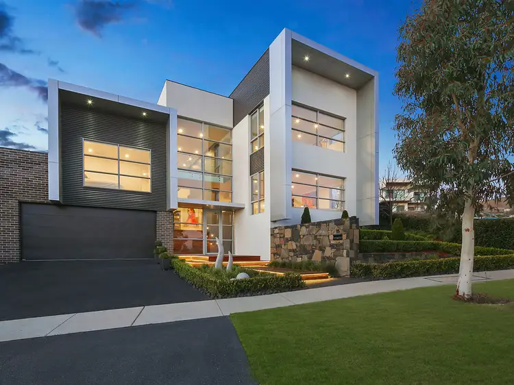 15 Quinane Avenue, Forde ACT 2914