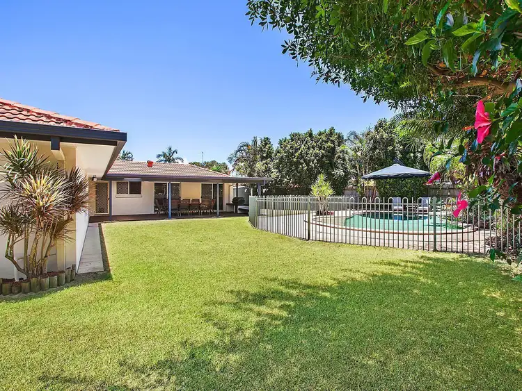 1 Wewak Avenue, Runaway Bay QLD 4216