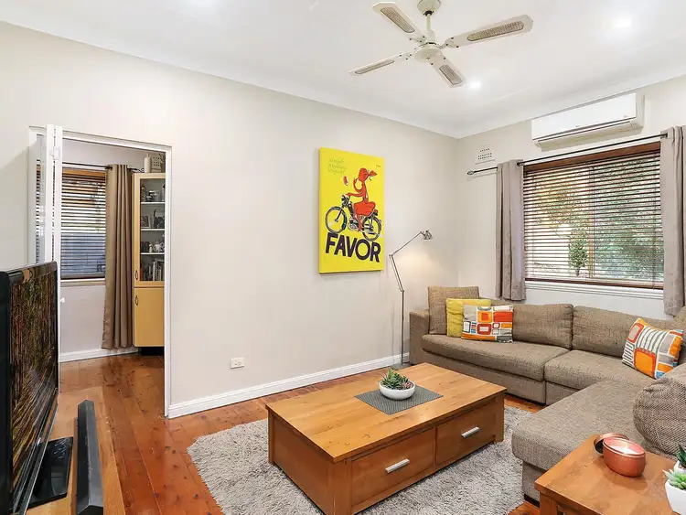 220 Gladstone Avenue, Mount Saint Thomas NSW 2500