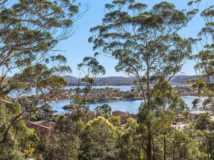 43 Yugari Crescent, Daleys Point NSW 2257