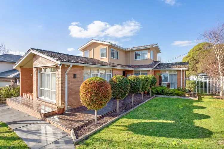 22 Pinewood Drive, Mount Waverley VIC 3149