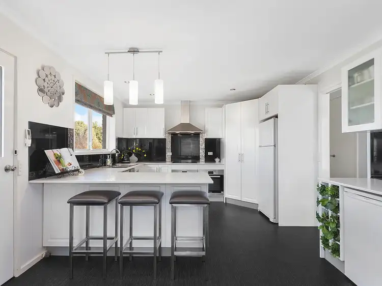 Second view of Homely house listing, 3 Hovea Place, Crestwood NSW 2620