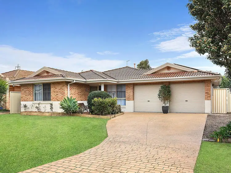11 Namoi Court, Wattle Grove NSW 2173