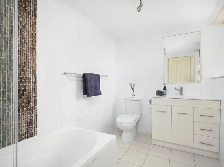 Fourth view of Homely apartment listing, 4/11 Malcolm Street, Hawthorne QLD 4171