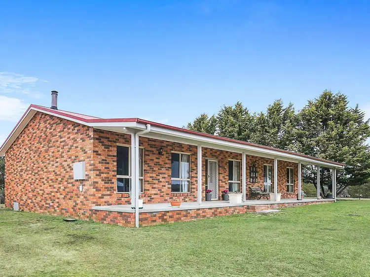 42 Weeroona Drive