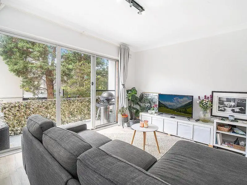 Main view of Homely apartment listing, 2/16 Wyadra Avenue, Freshwater NSW 2096