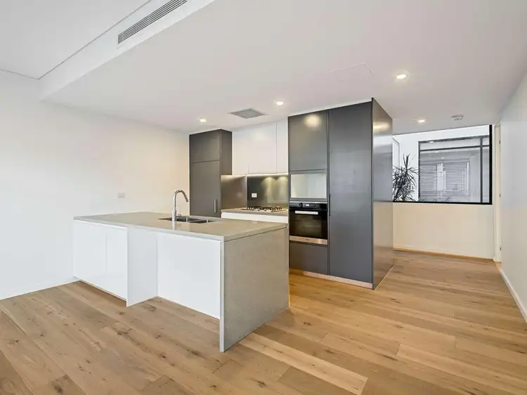 106/9 Young Street