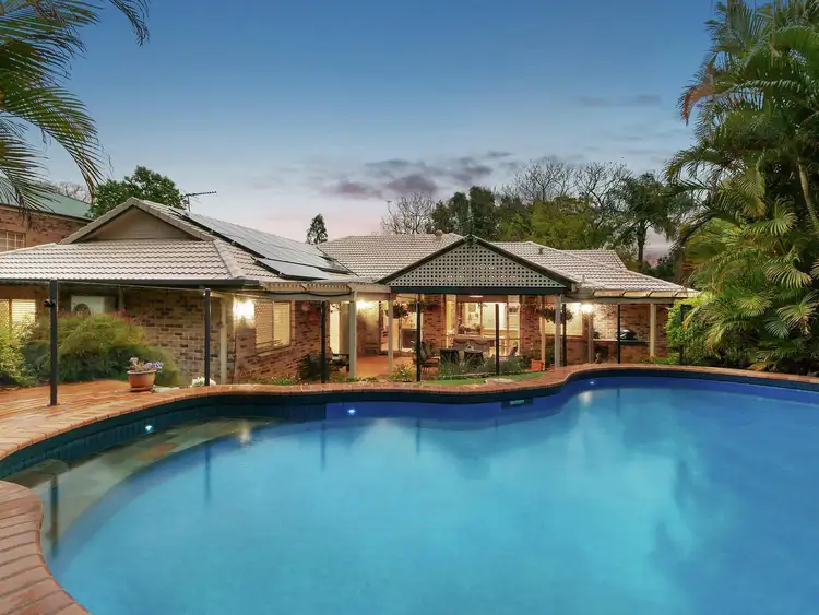 3 Boyd Terrace, Brookfield QLD 4069