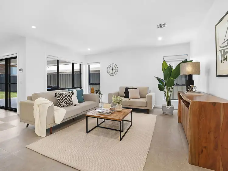 Sixth view of Homely house listing, 10 Zealie Bend, Googong NSW 2620