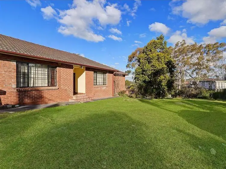1 Cawarrah Road, Middle Cove NSW 2068
