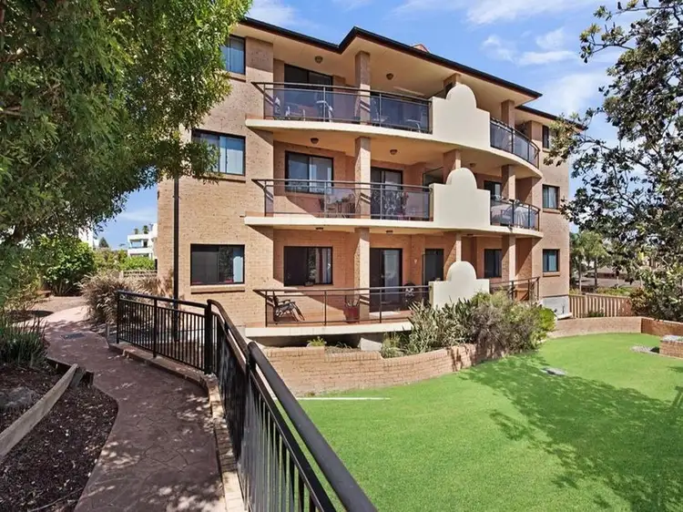 6/170 The Entrance Road