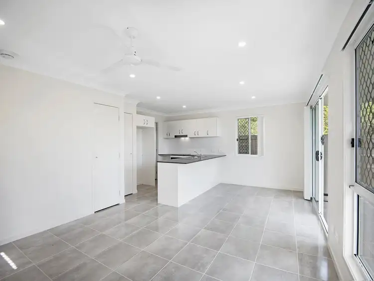 1/300C Preston Road