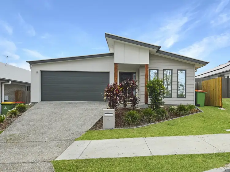 64 Daydream Crescent