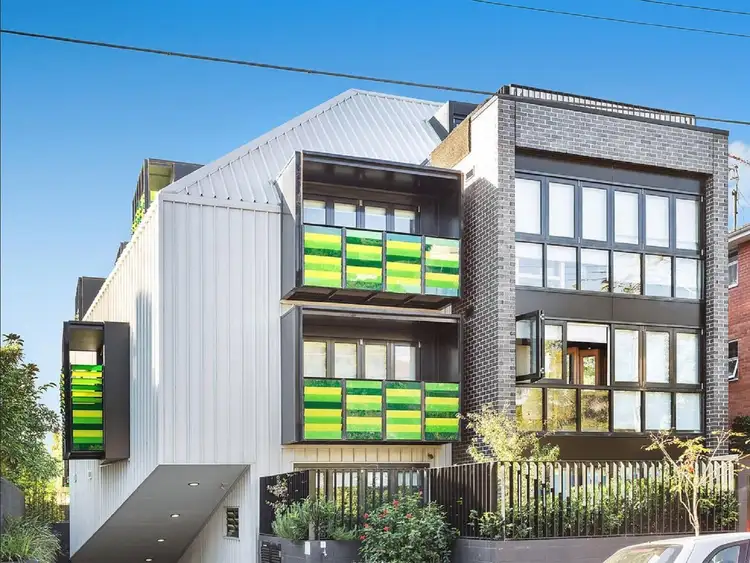 17/17 Ellesmere Road