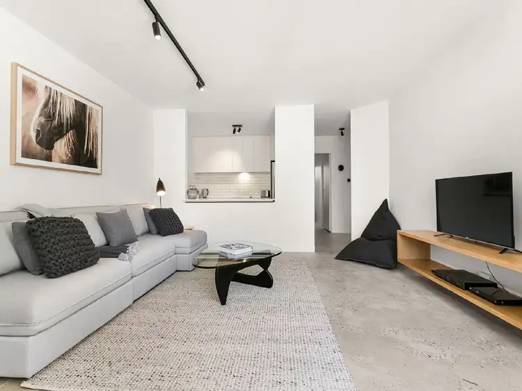 7/43-44 Marine Parade