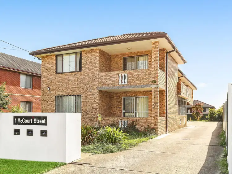1/1 McCourt Street