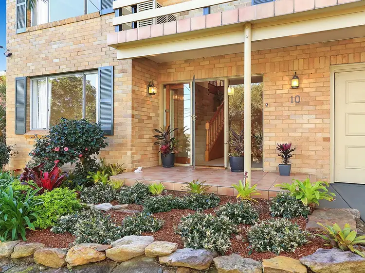 Fifth view of Homely house listing, 10 Roscommon Crescent, Killarney Heights NSW 2087