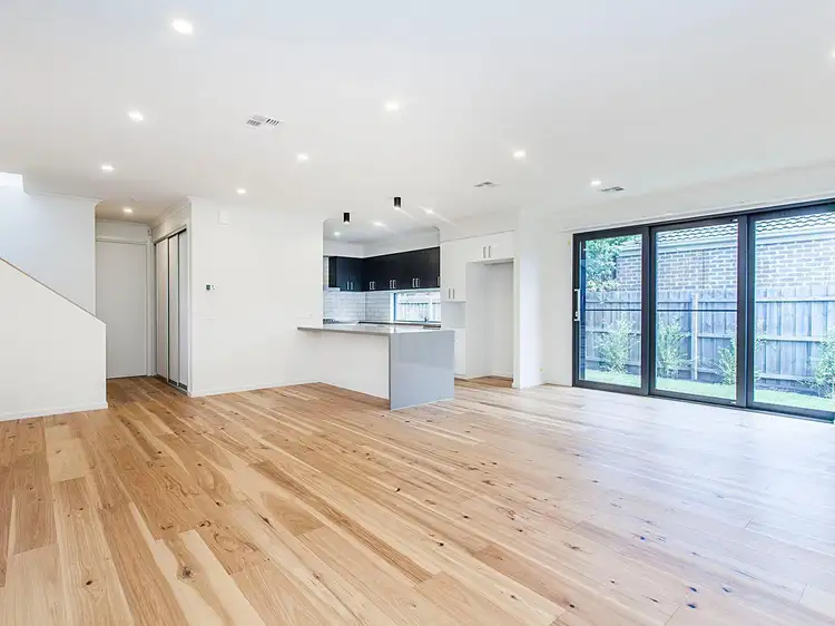2/711 Warrigal Road