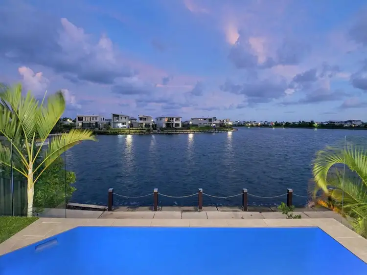 28 Reflection Crescent