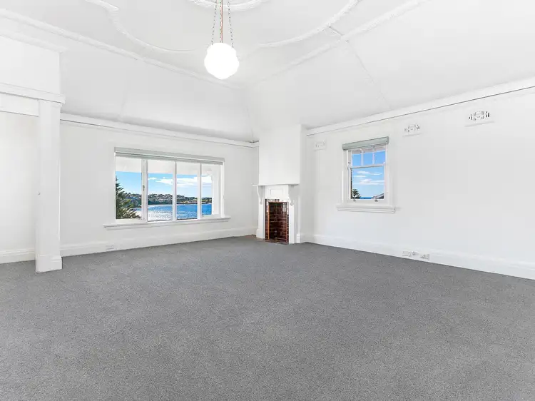 2/7 Neptune Street