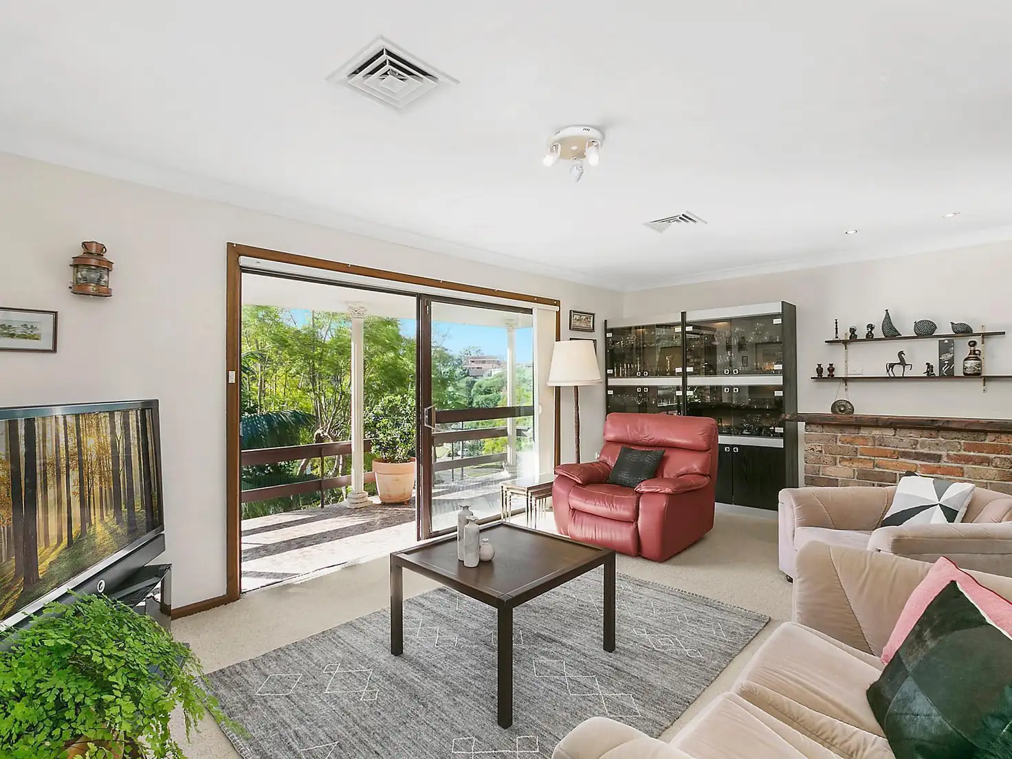 Main view of Homely house listing, 33 Jacaranda Avenue, Figtree NSW 2525