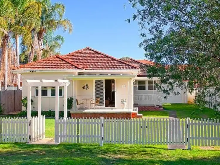 15 Whiting Road, Ettalong Beach NSW 2257
