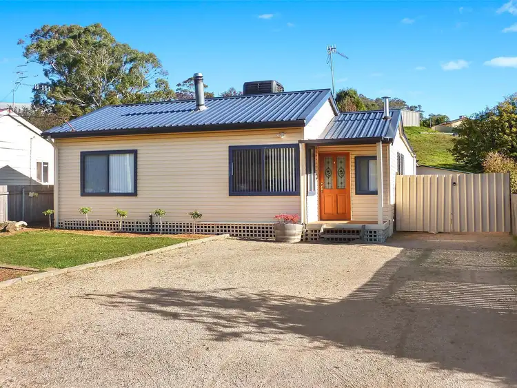 30 Kurrajong Street, Captains Flat NSW 2623