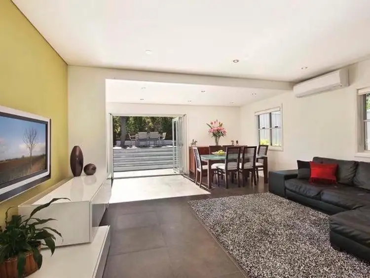 11 Snowden Avenue, Sylvania NSW 2224