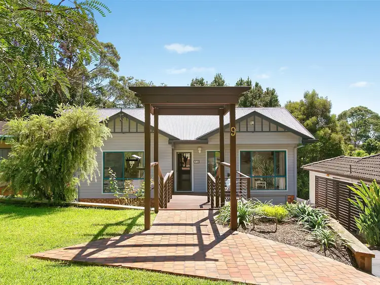 9 Araluen Avenue, Mount Kembla NSW 2526