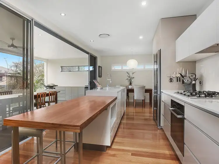 33 Grosvenor Street, Balmoral QLD 4171