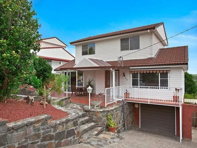 83 Blackman Parade, Unanderra NSW 2526