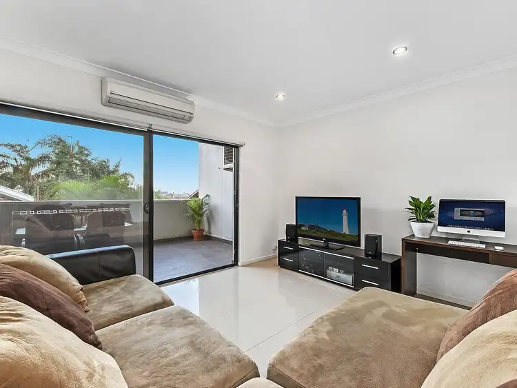 Second view of Homely apartment listing, 2/5 Ivanhoe Street, Annerley QLD 4103