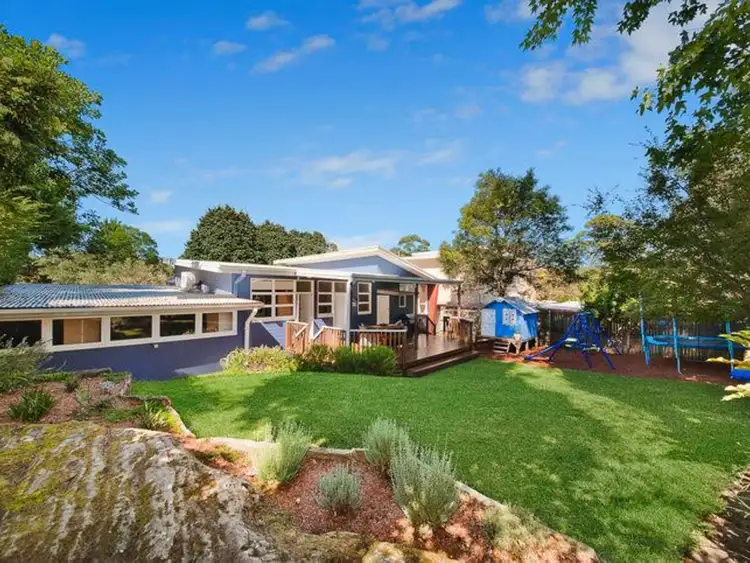 8 Waterfall Avenue, Forestville NSW 2087