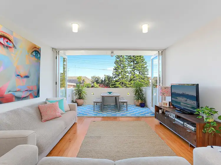 2/15 Carlisle Street, Tamarama NSW 2026