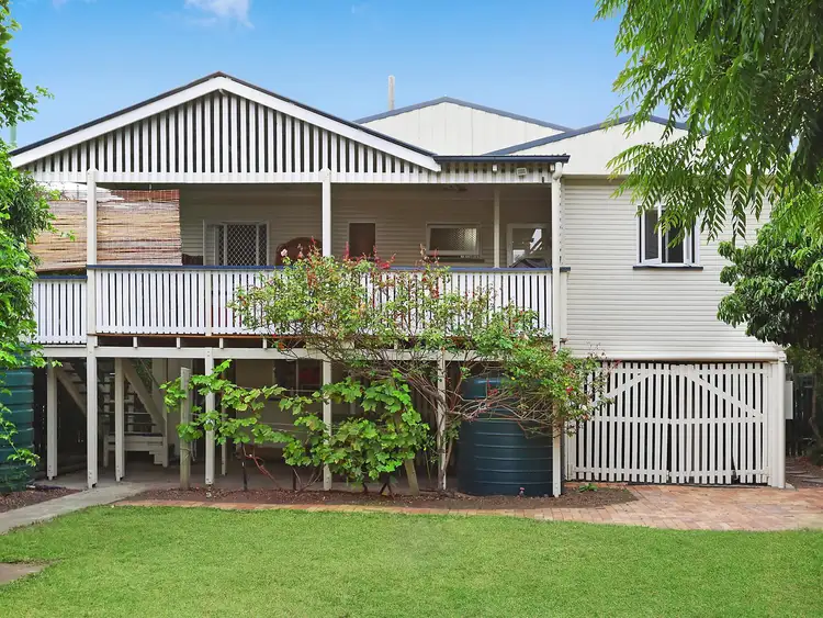 11 Adina Street, Norman Park QLD 4170