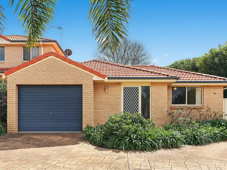 Main view of Homely villa listing, 1/9 Burrill Place, Flinders NSW 2529