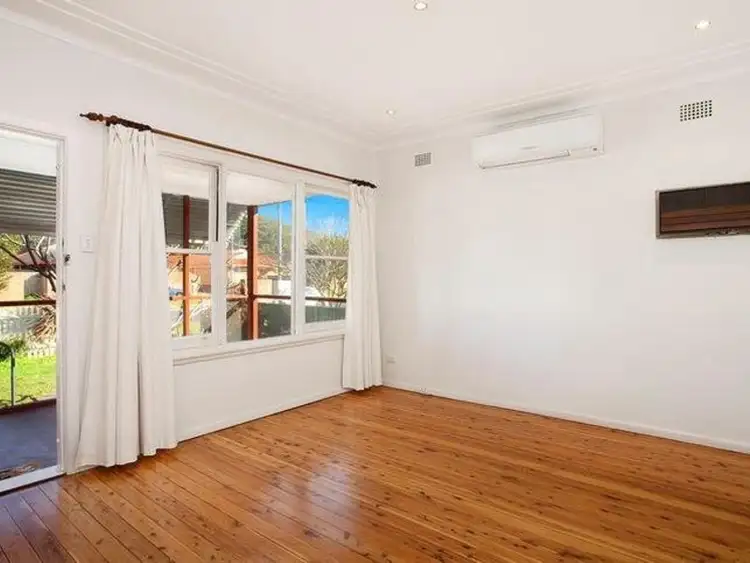 Second view of Homely house listing, 8 Murray Street, Booker Bay NSW 2257