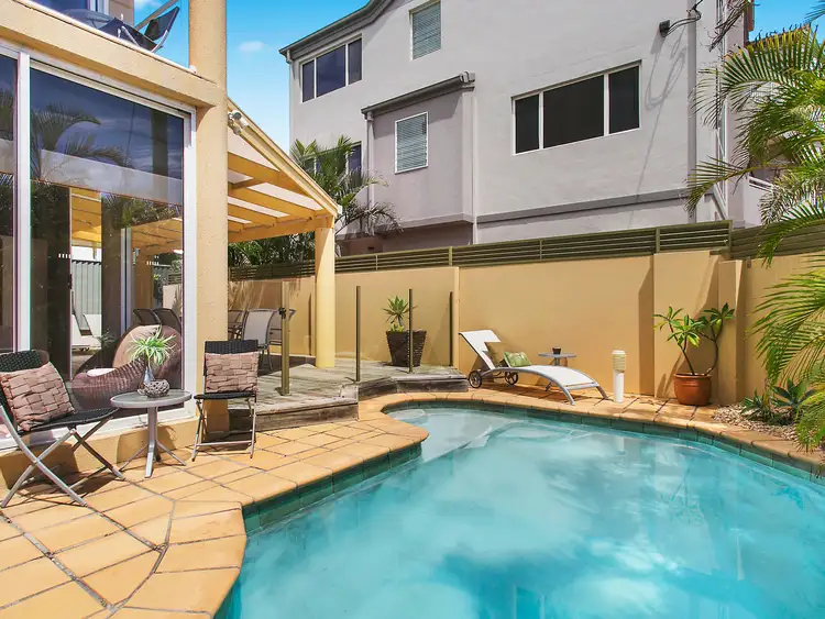 1/196B Hedges Avenue, Mermaid Beach QLD 4218