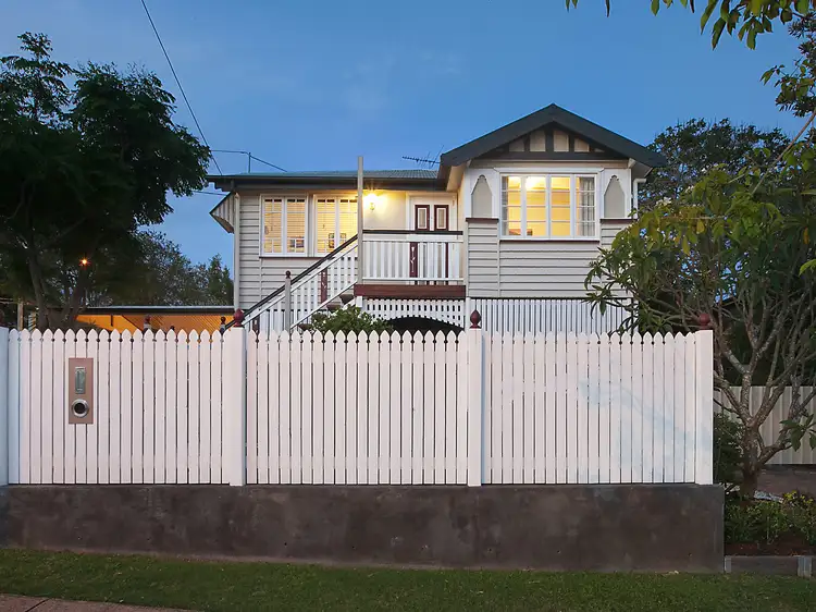 2 Baringa Street, Morningside QLD 4170