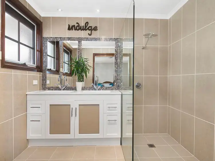 Sixth view of Homely house listing, 4 Dyer Place, Wanniassa ACT 2903